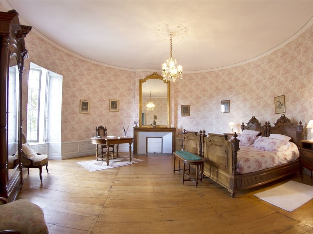 Bed and Breakfast Chateau De Puyrigaud Léoville Exterior foto